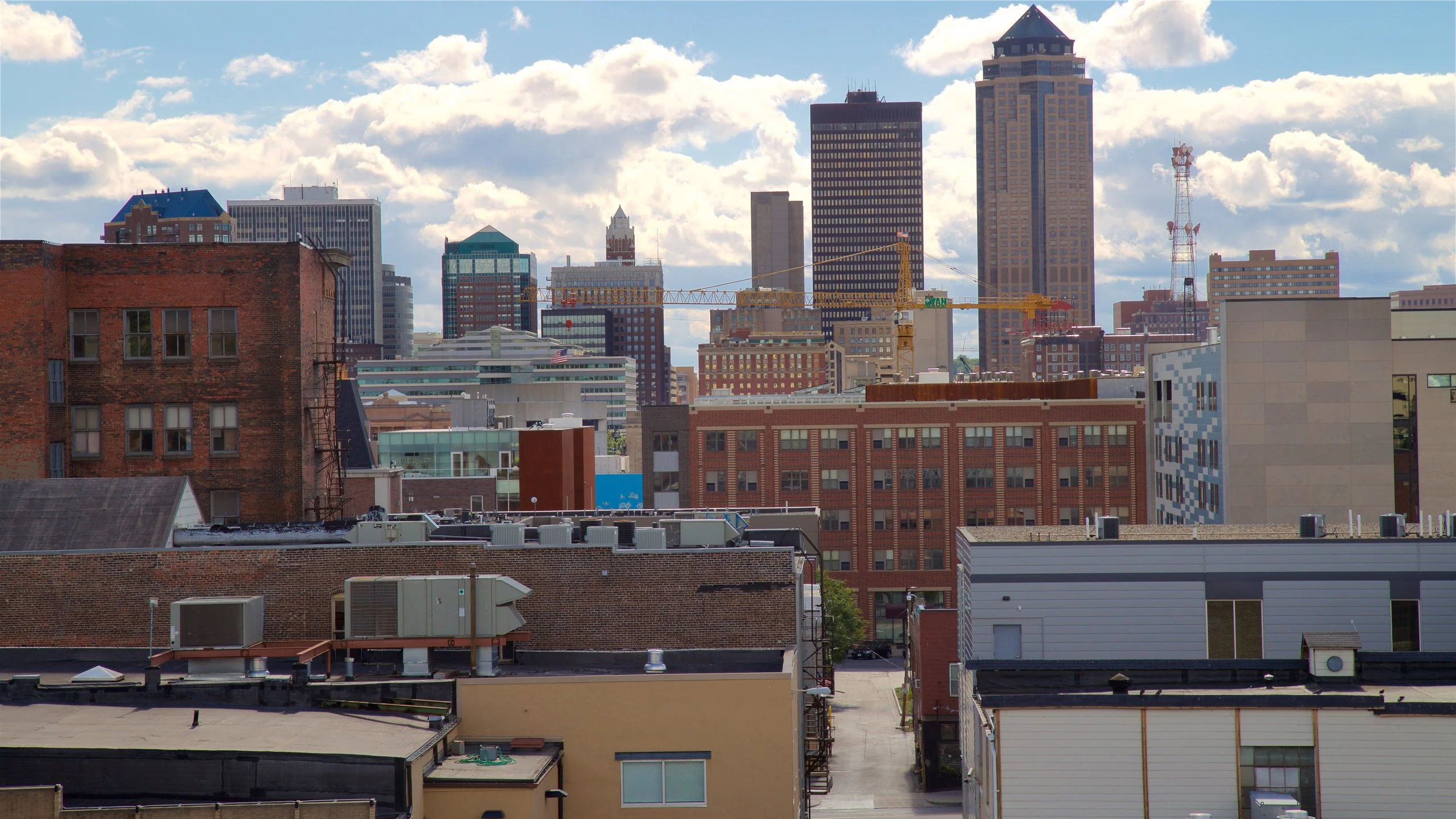 image of des moines skyline